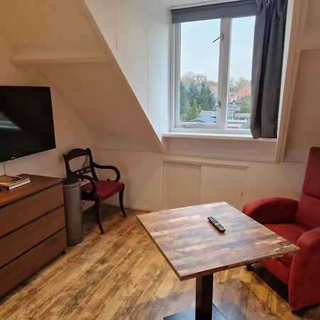 Bed & Breakfast Bed & Budget Mackenzieplaats Wilp