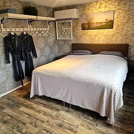 Bed & Budget Mackenzieplaats Wilp