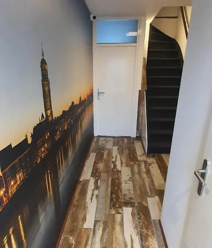 Bed & Budget Mackenzieplaats 住宿加早餐酒店